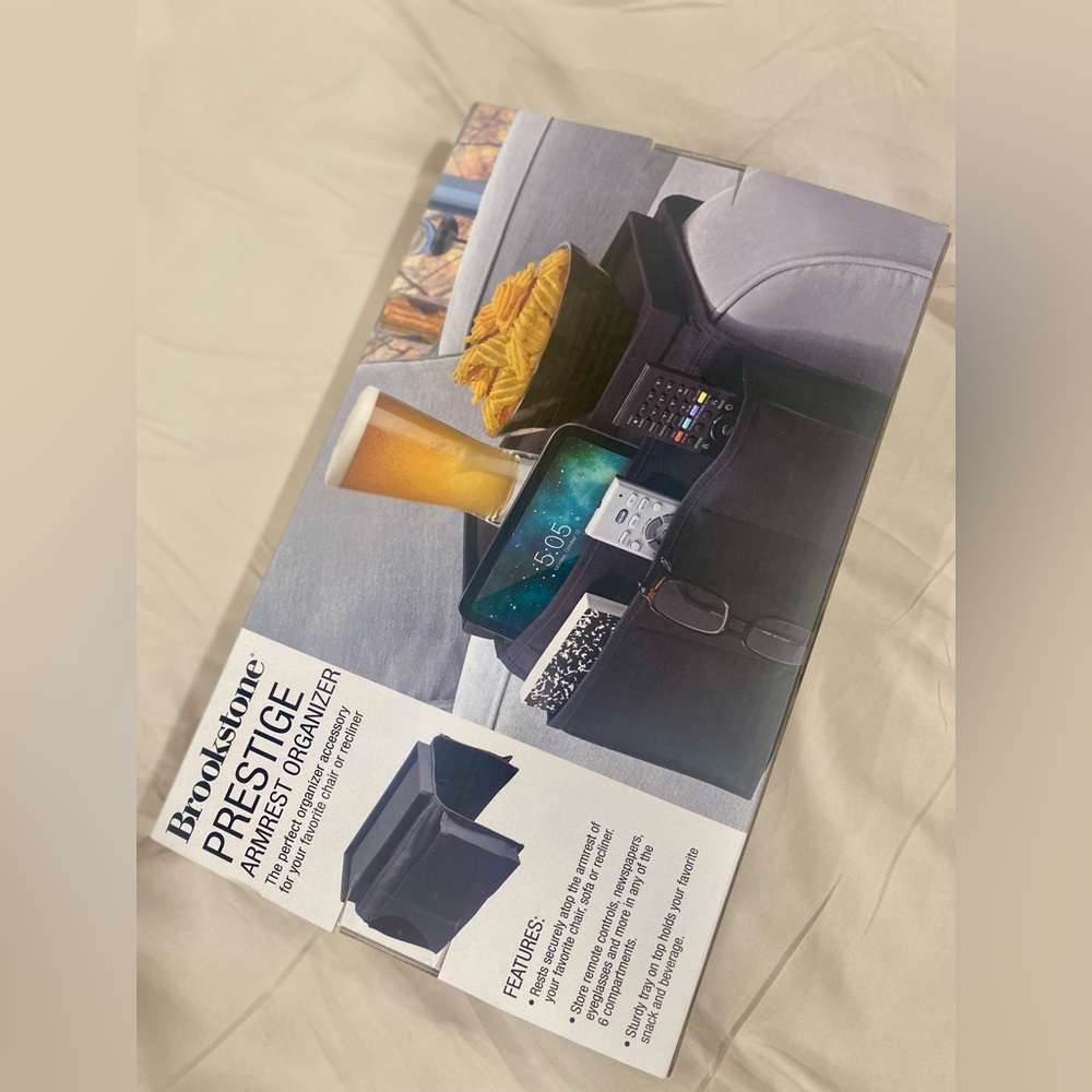 🛋️Armrest organizer from Brookstone New in box!